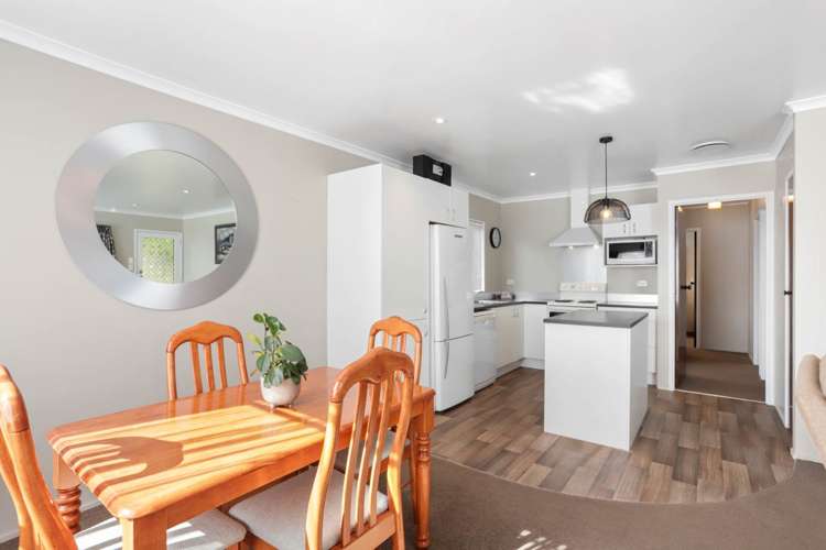 3/1 Frank Evans Place Henderson_5