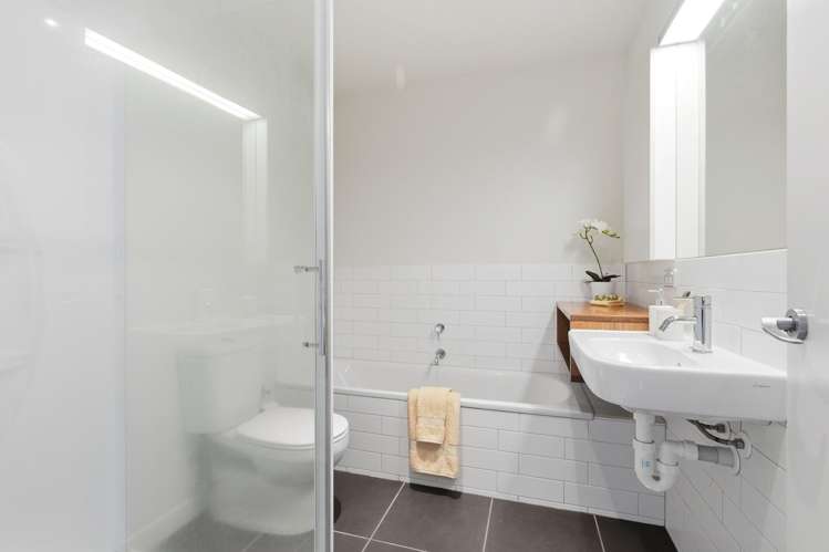 2/120 Rintoul Street Newtown_15