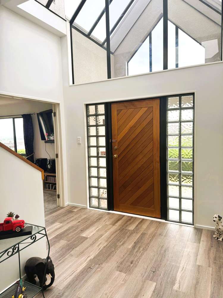 84 Churchill Drive_3