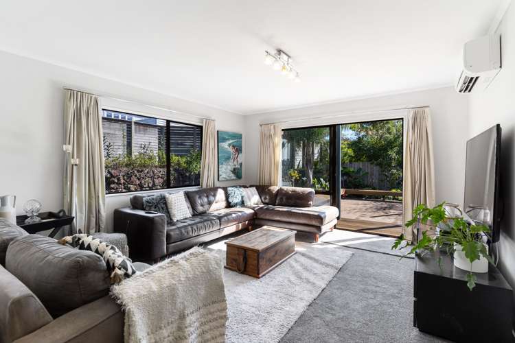 7b Bradbury Road Botany Downs_9