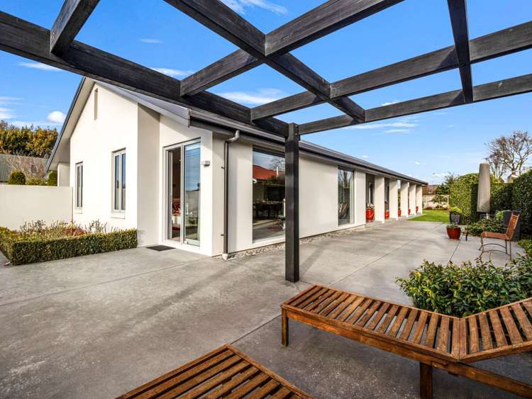87 Racecourse Road_2