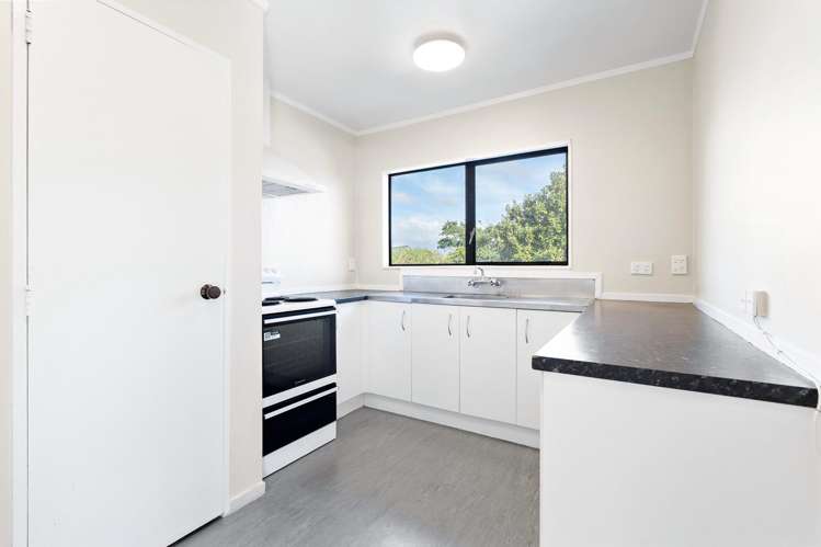 1 and 2/58 St Annes Crescent Wattle Downs_7