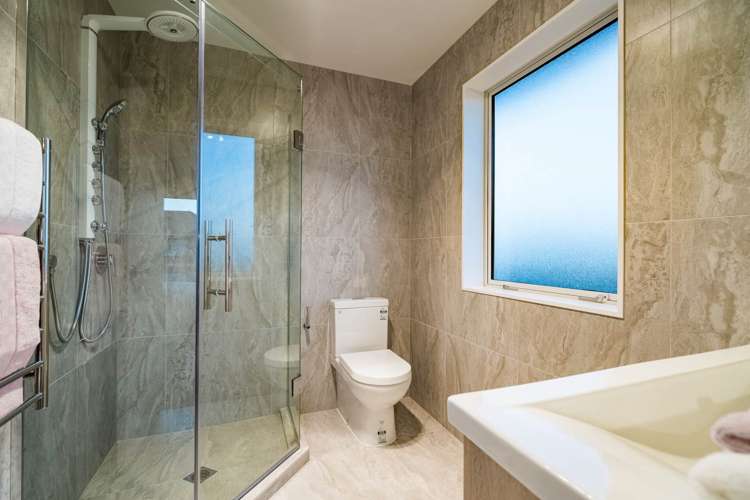 29 Horsefields Drive Flat Bush_15