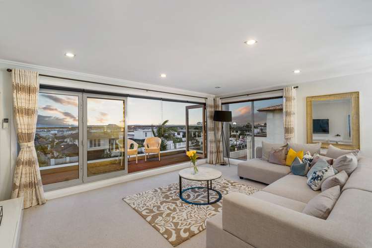 46 Armstrong Farm Drive East Tamaki Heights_10