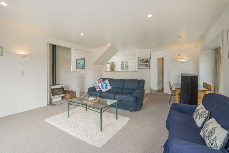 10 Ajax Head Pauanui_6