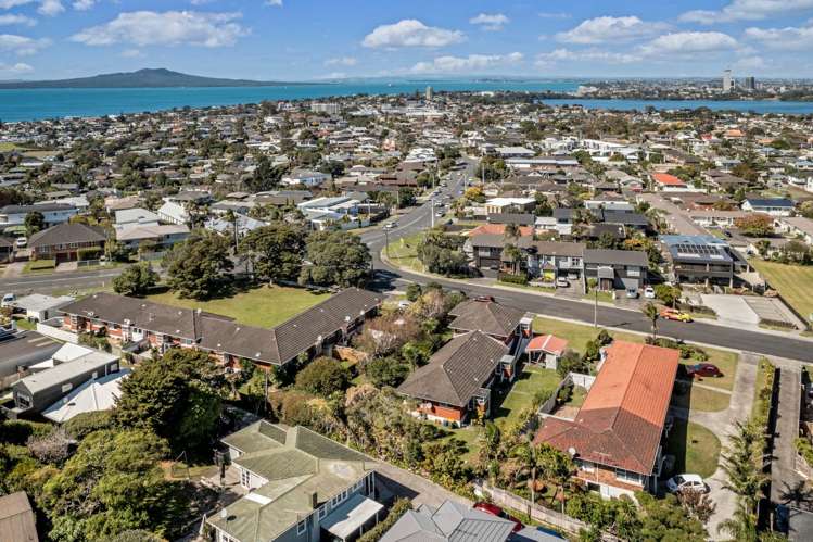 1 Marsh Avenue Forrest Hill_39