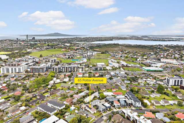 FREEHOLD LAND, 953M2. DEVELOPERS - LANDBANKERS!