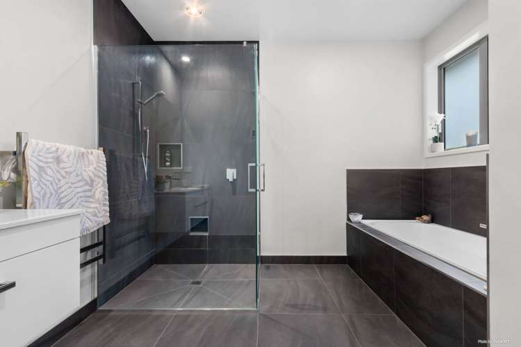 17 Lawrence Carter Drive Bombay_12