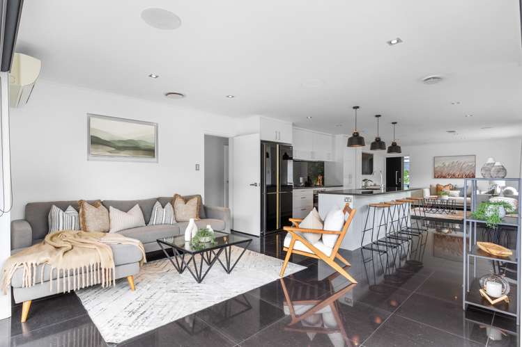 8 Reliance Crescent Beachlands_11