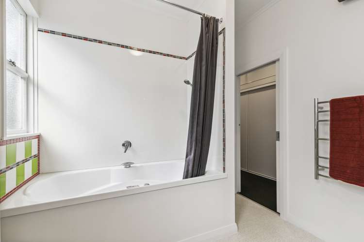 89 Tauhinu Road Miramar_11