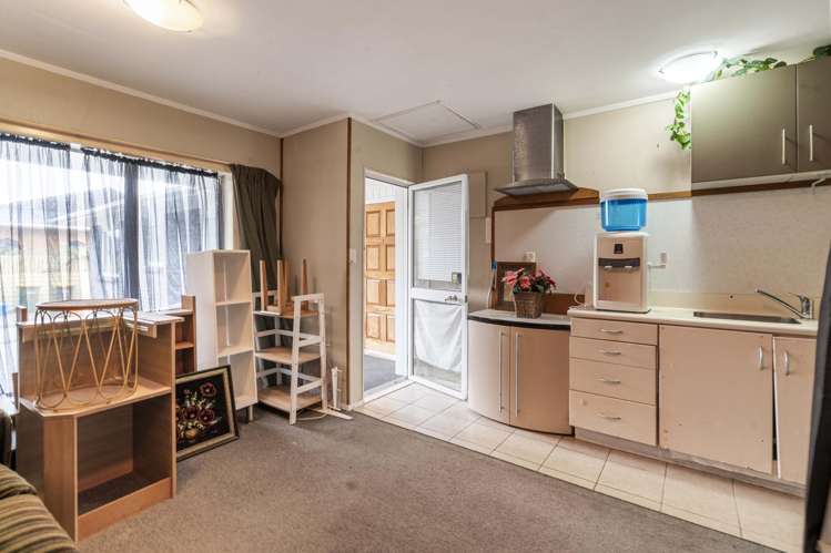 19A Russell Crescent Western Heights_19