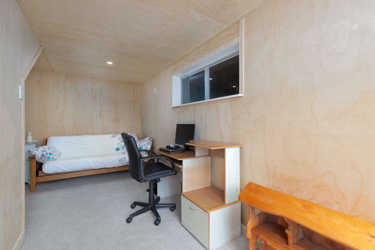 30 Airlie Street Glenduan_19