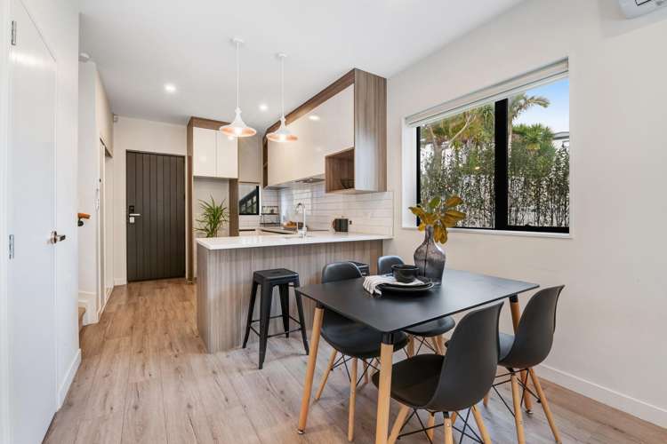 4/22 Spinella Drive Bayview_1