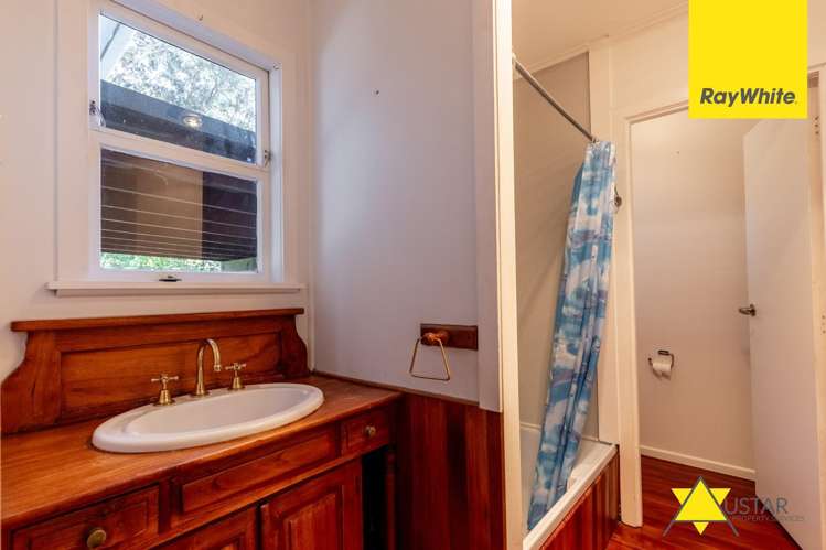 1121 Huia Road Huia_9