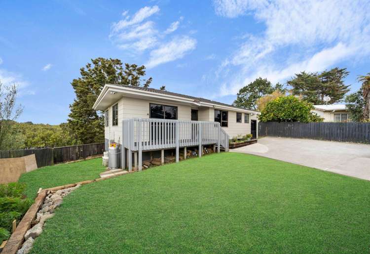 2/33 Seaward Place Wattle Downs_3