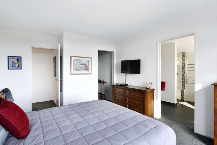 241 The Ridgeway Stoke_13