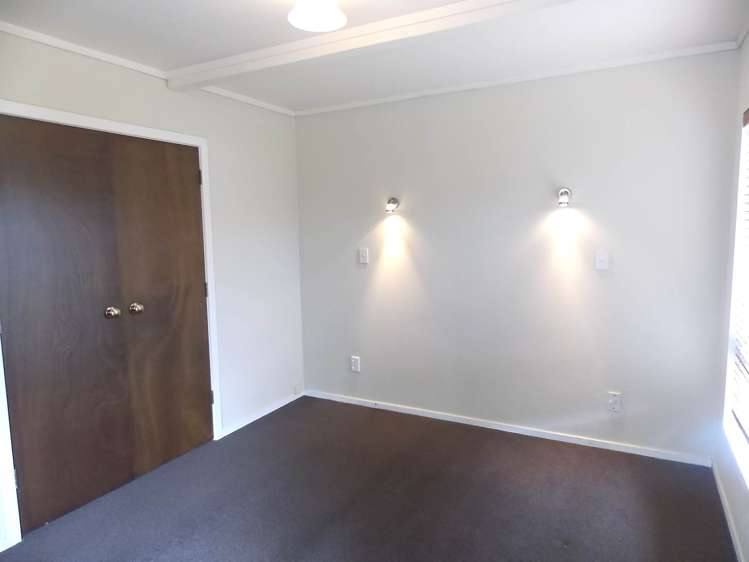 2/61 Clevedon Road Papakura_5