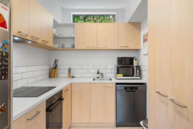 5/7 Handyside Street Tawa_2