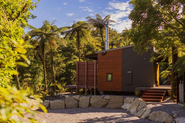 8 Hartmount Place Punakaiki_13