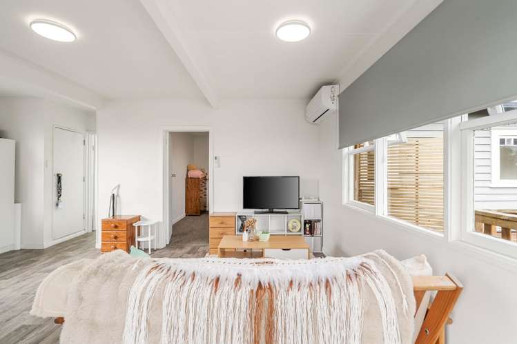 13 & 13A Lee Road Hannahs Bay_17