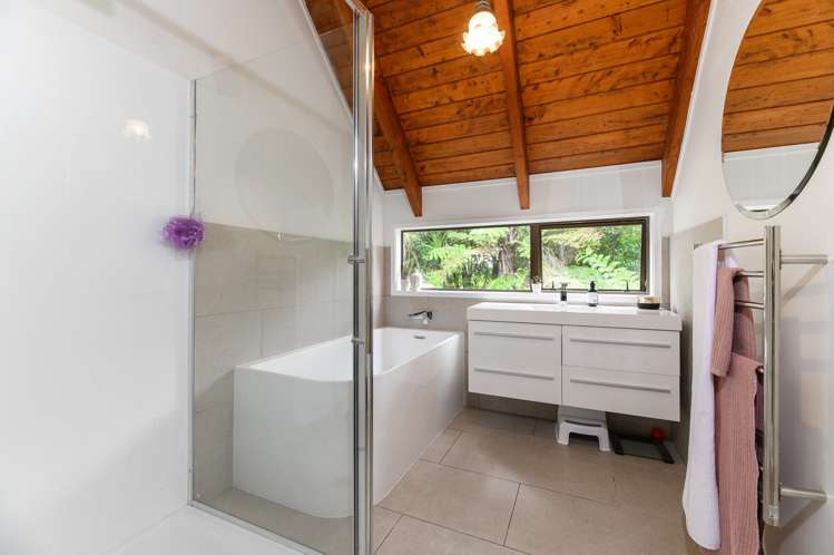 190 Glengarry Road Glen Eden_18