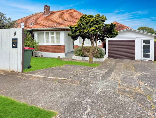 Spacious & Versatile 4-Bedroom Home in Onehunga/Royal Oak!