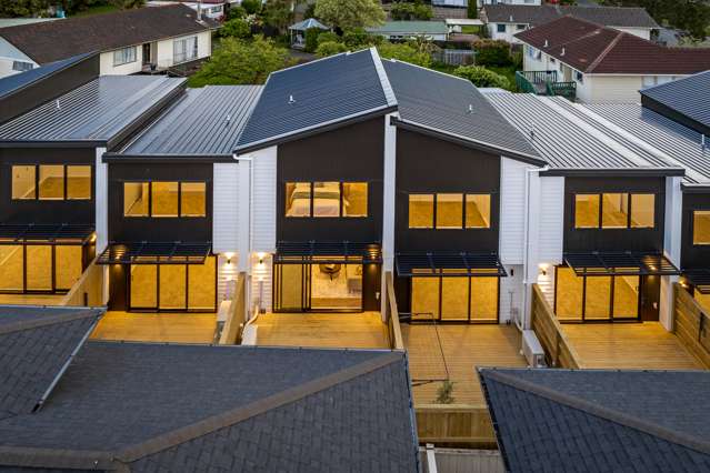 ARCHITECTURALLY DESIGNED TOWNHOUSE