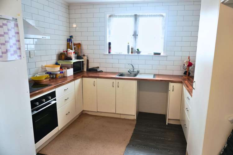16 Parrs Cross Road_3