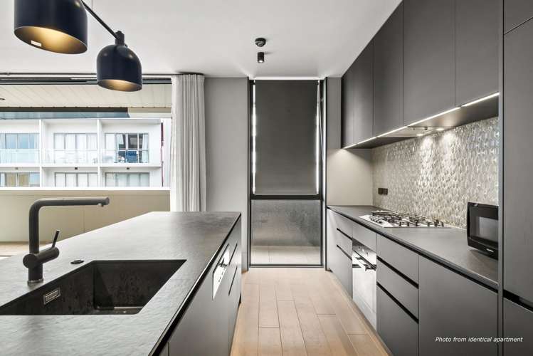 2/16 Blake Street_4