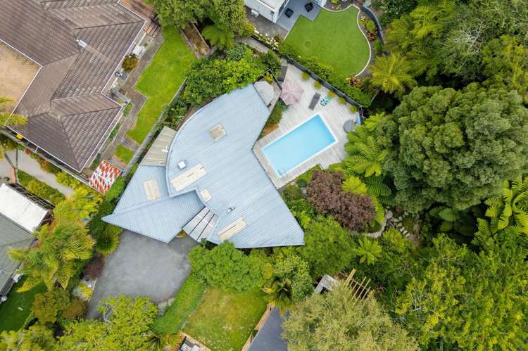 736 River Road Chartwell_18