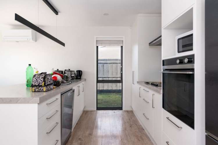 187 Faringdon Boulevard Rolleston_13