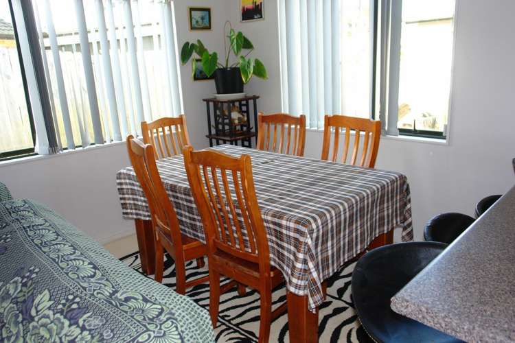 9 Vanhest Way Ranui_5