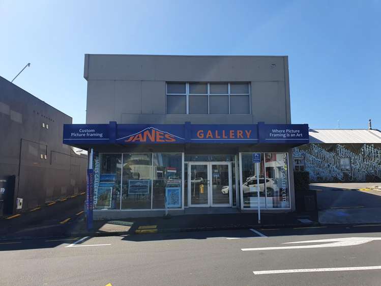 33 Gover Street Central_17