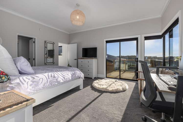 10 Kinloch Place Papakowhai_11