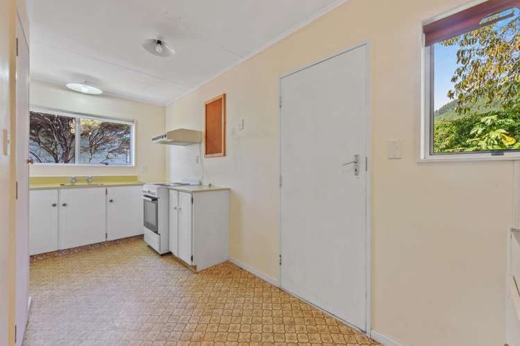 7 Silverbirch Grove The Brook_11