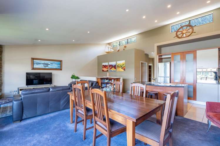 2/10 Lake Street Queenstown_8