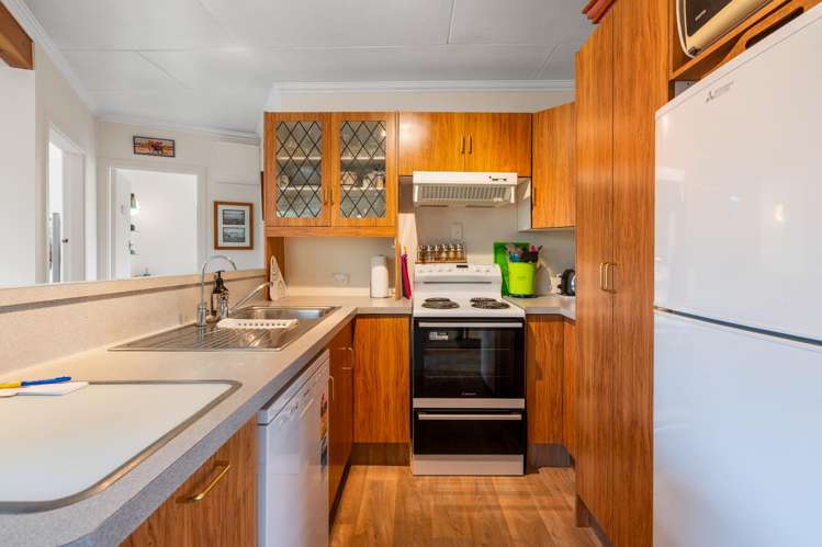 20 Kerr Street Karitane_13