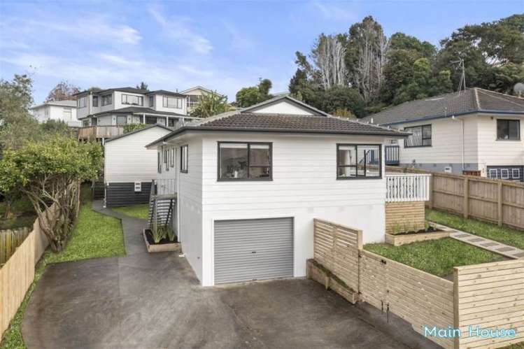 8 & 8A Kupari Place Totara Vale_19