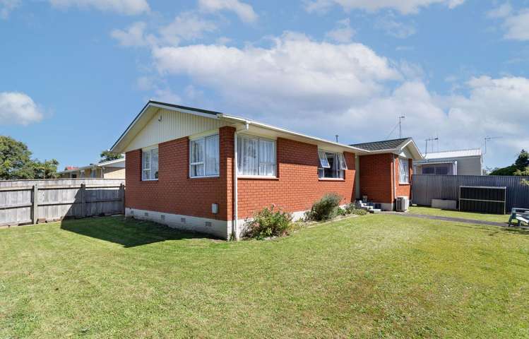 32 Robinson Crescent_0