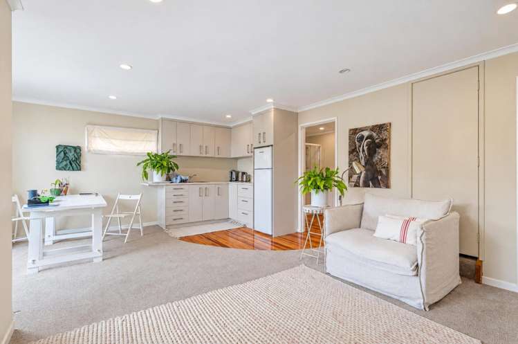 3/2 Chilton Place Mellons Bay_11