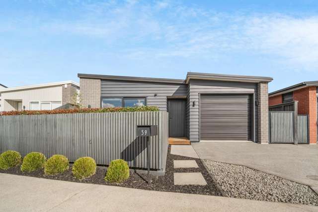 FRESH, STYLISH & READY FOR NEW OWNERS