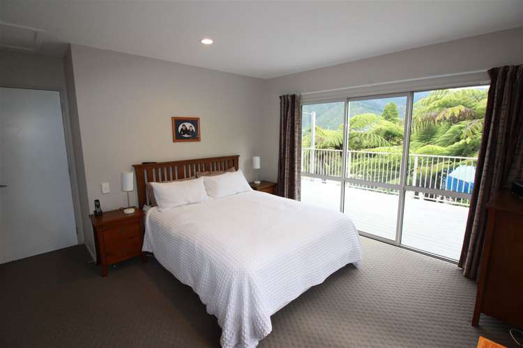 1736 Queen Charlotte Drive Anakiwa and Surrounds_14