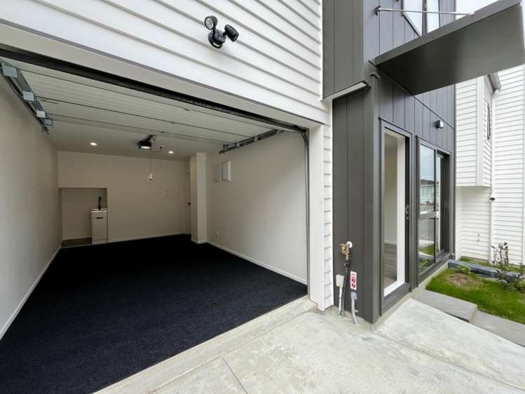 12B Massine Place 2334_11
