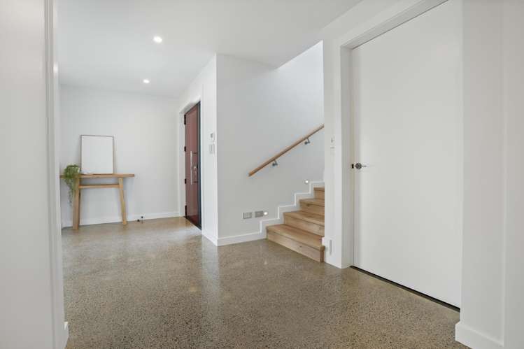 21 Fred Carr Place One Tree Point_25
