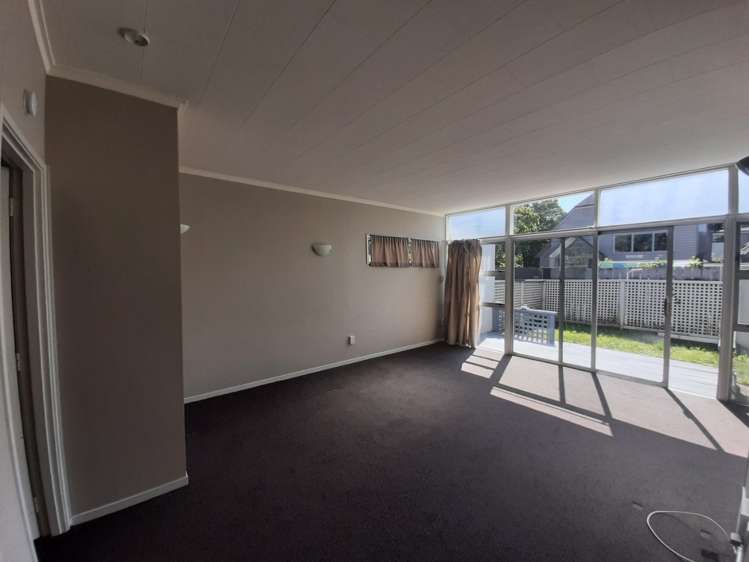 2/25 Saint Vincent Avenue Remuera_1