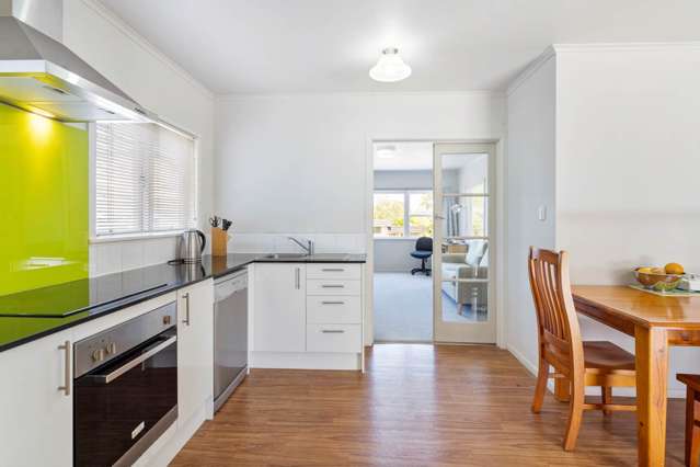 1/124 Chivalry Road Glenfield_2