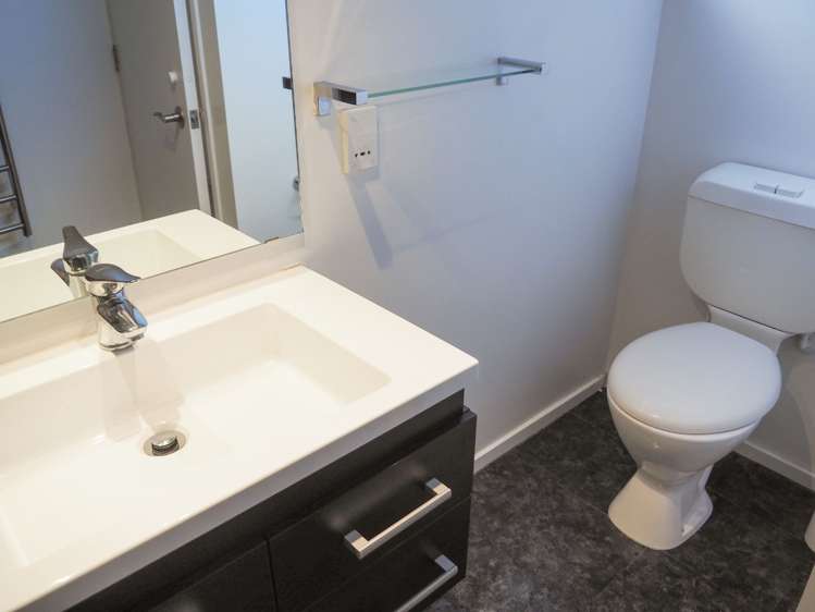 3/66 Andover Street Merivale_11