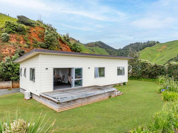 17 Rauparaha Street Marokopa_12