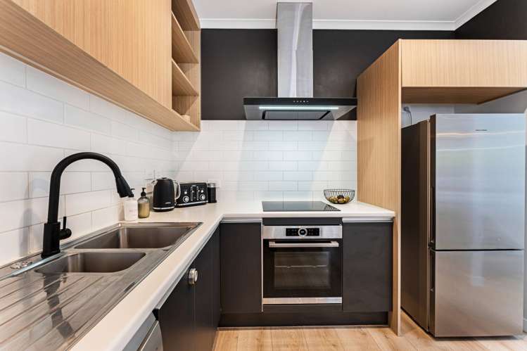 8 Frank Gill Road Hobsonville_5