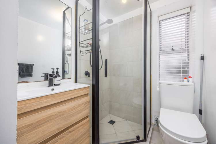 313/10 Flower Street Eden Terrace_9